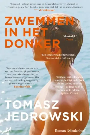 Zwemmen in het donker Premium